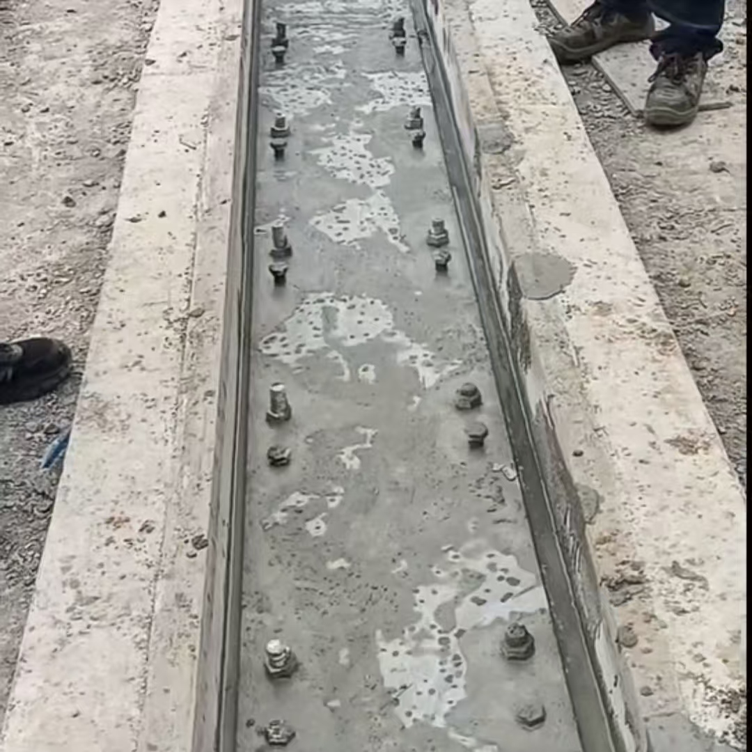 罗庄港口码头起重机龙门吊重型机械设备稳固用早强快凝轨道胶泥
